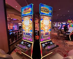 Filipino player accessing jl7777 sports betting and casino on a mobile phone browser